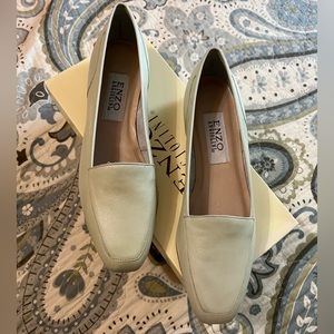 Enzo Angiolini Light Green Flats Size 8.5